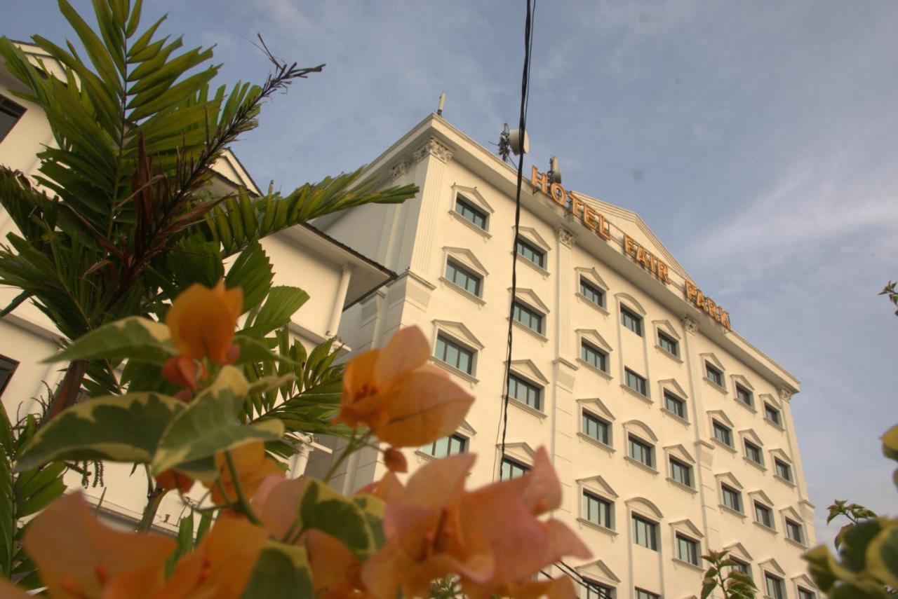 Fair Park Hotel Ipoh Exteriör bild